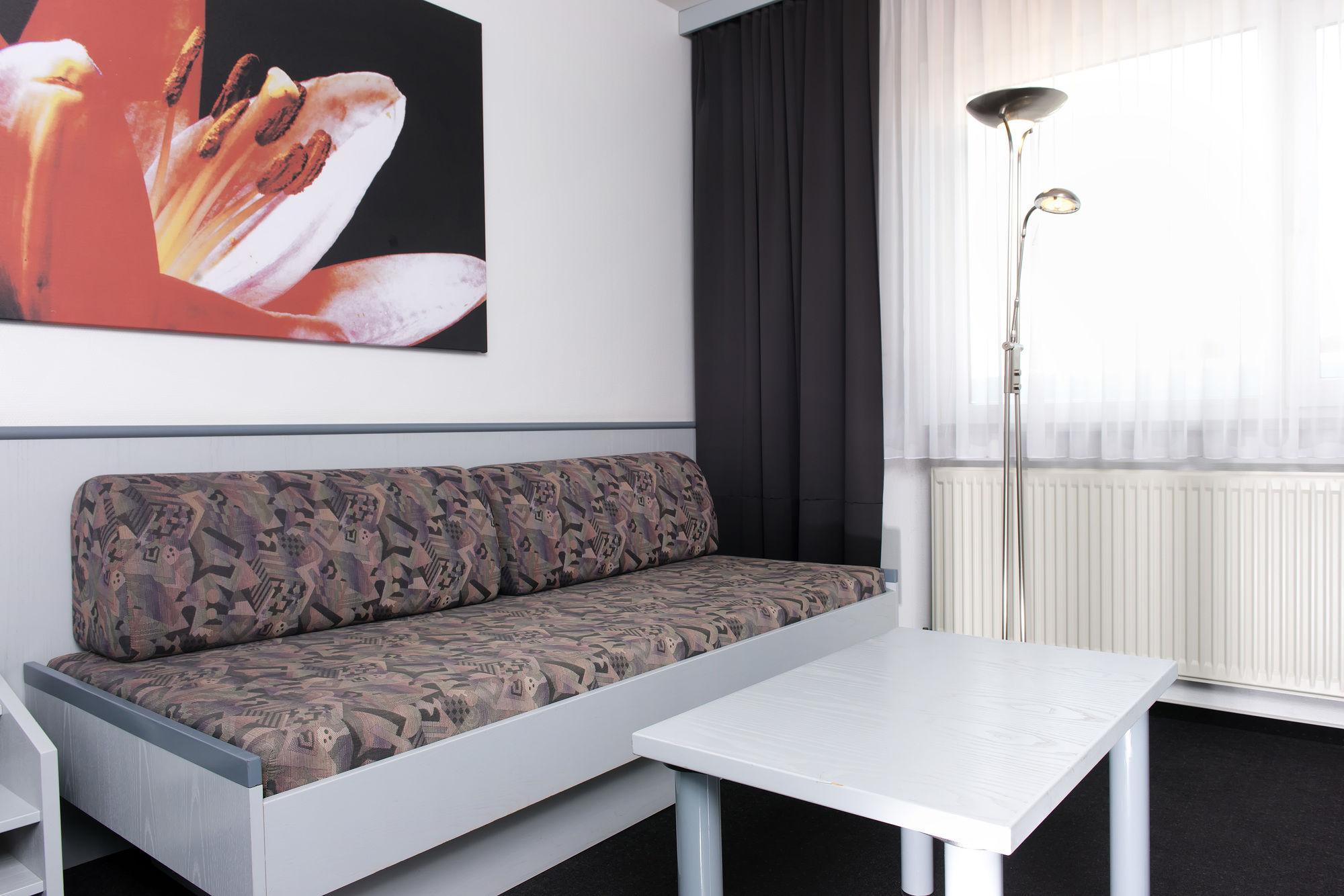 Good Morning + Bad Oldesloe Hotel Bagian luar foto