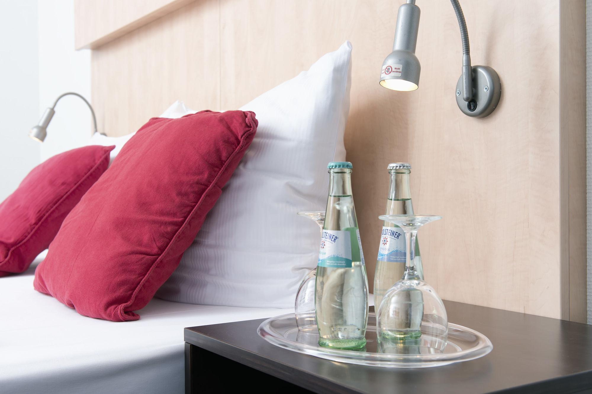 Good Morning + Bad Oldesloe Hotel Bagian luar foto