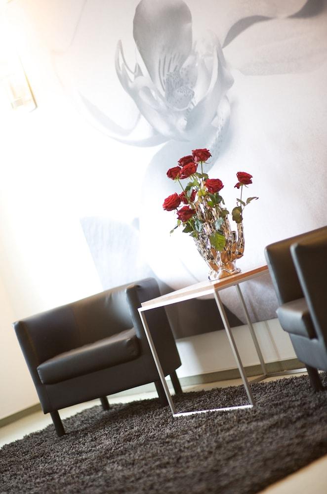 Good Morning + Bad Oldesloe Hotel Bagian luar foto