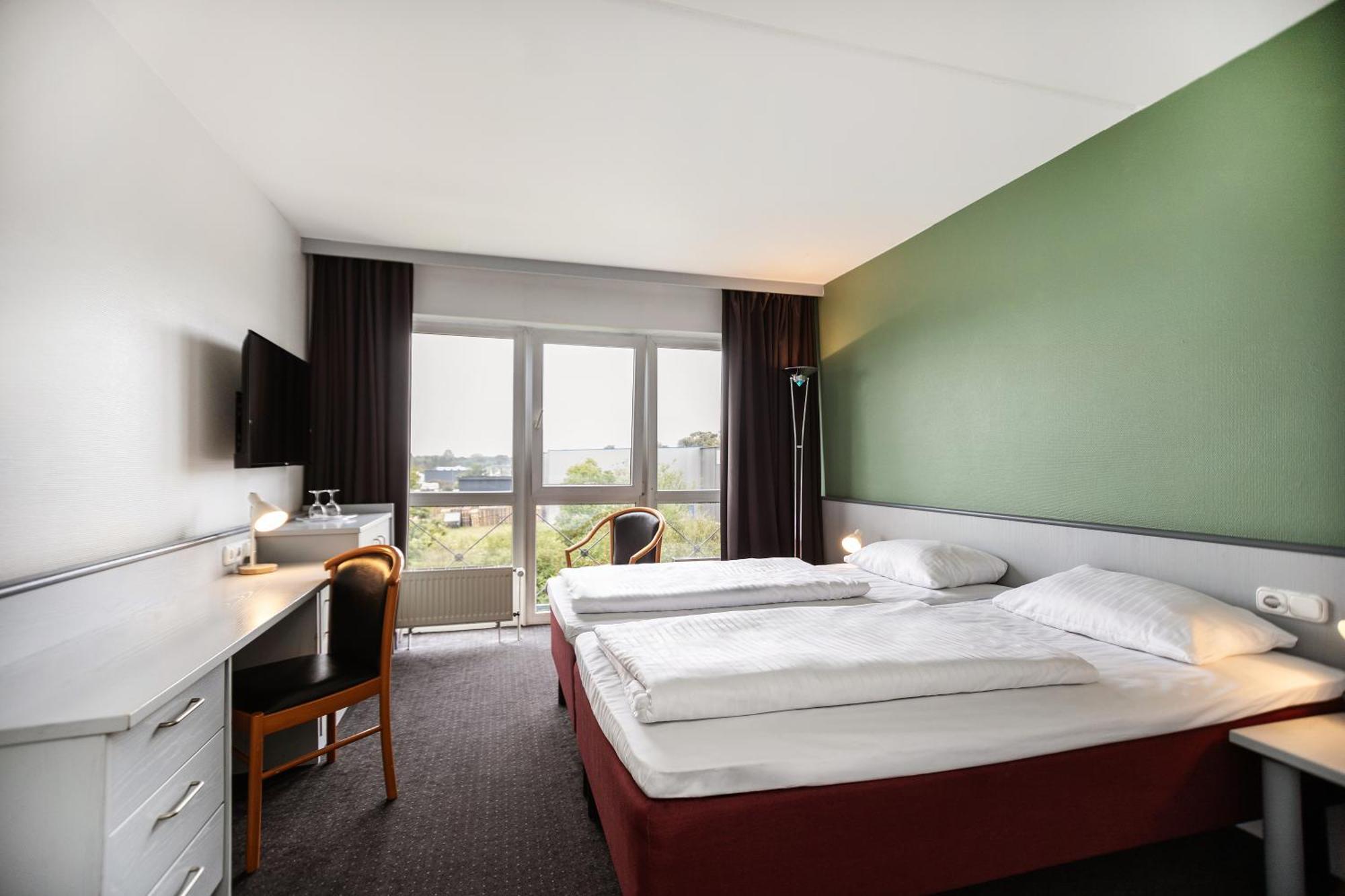 Good Morning + Bad Oldesloe Hotel Bagian luar foto