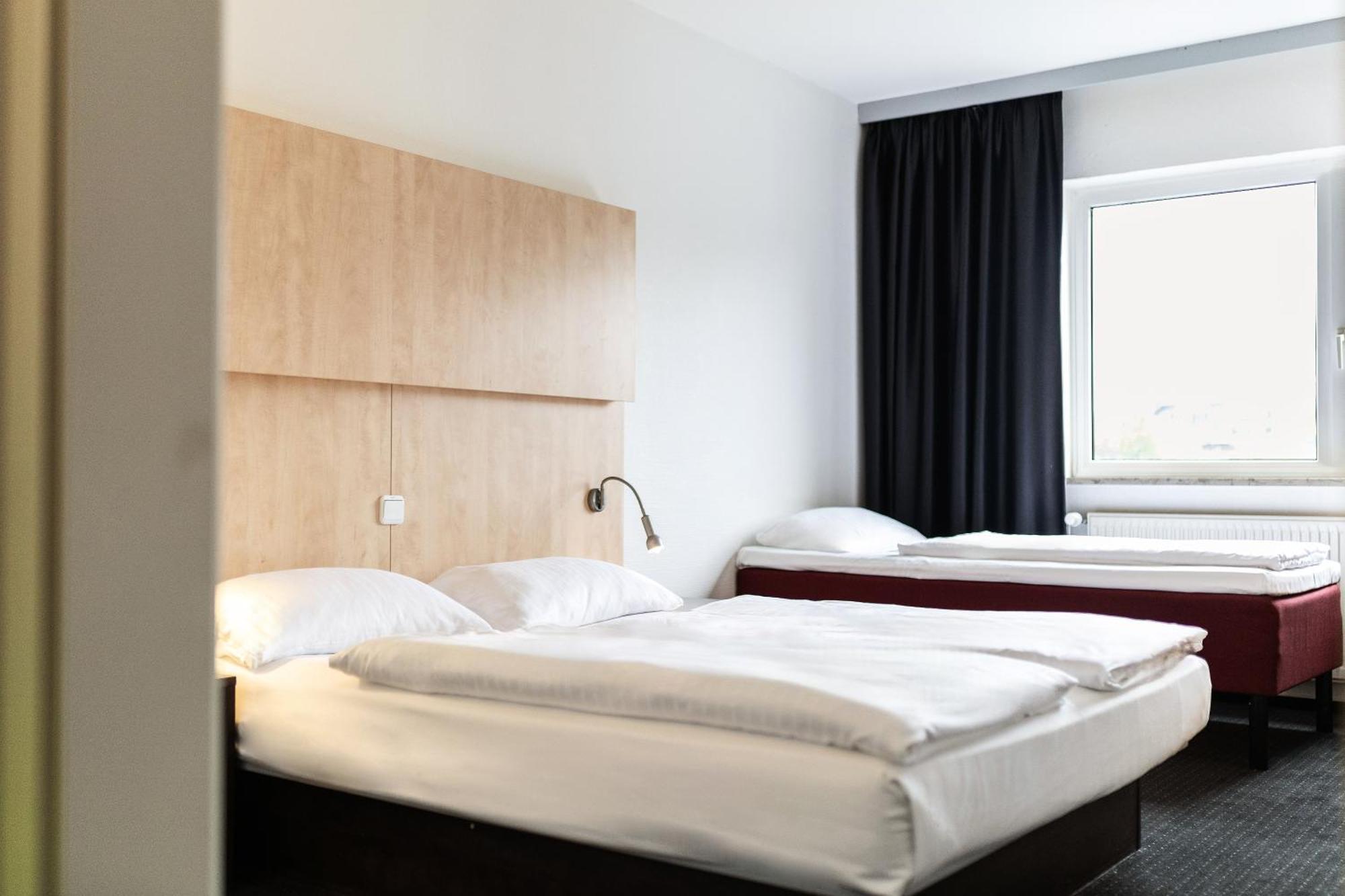 Good Morning + Bad Oldesloe Hotel Bagian luar foto