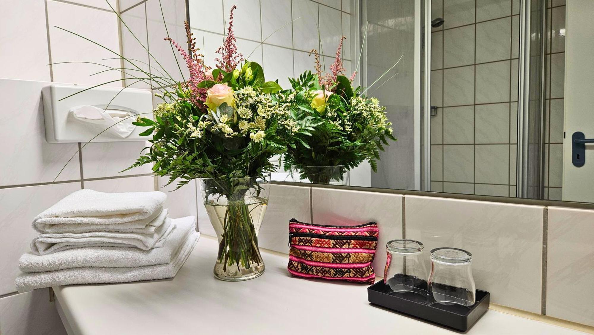 Good Morning + Bad Oldesloe Hotel Bagian luar foto