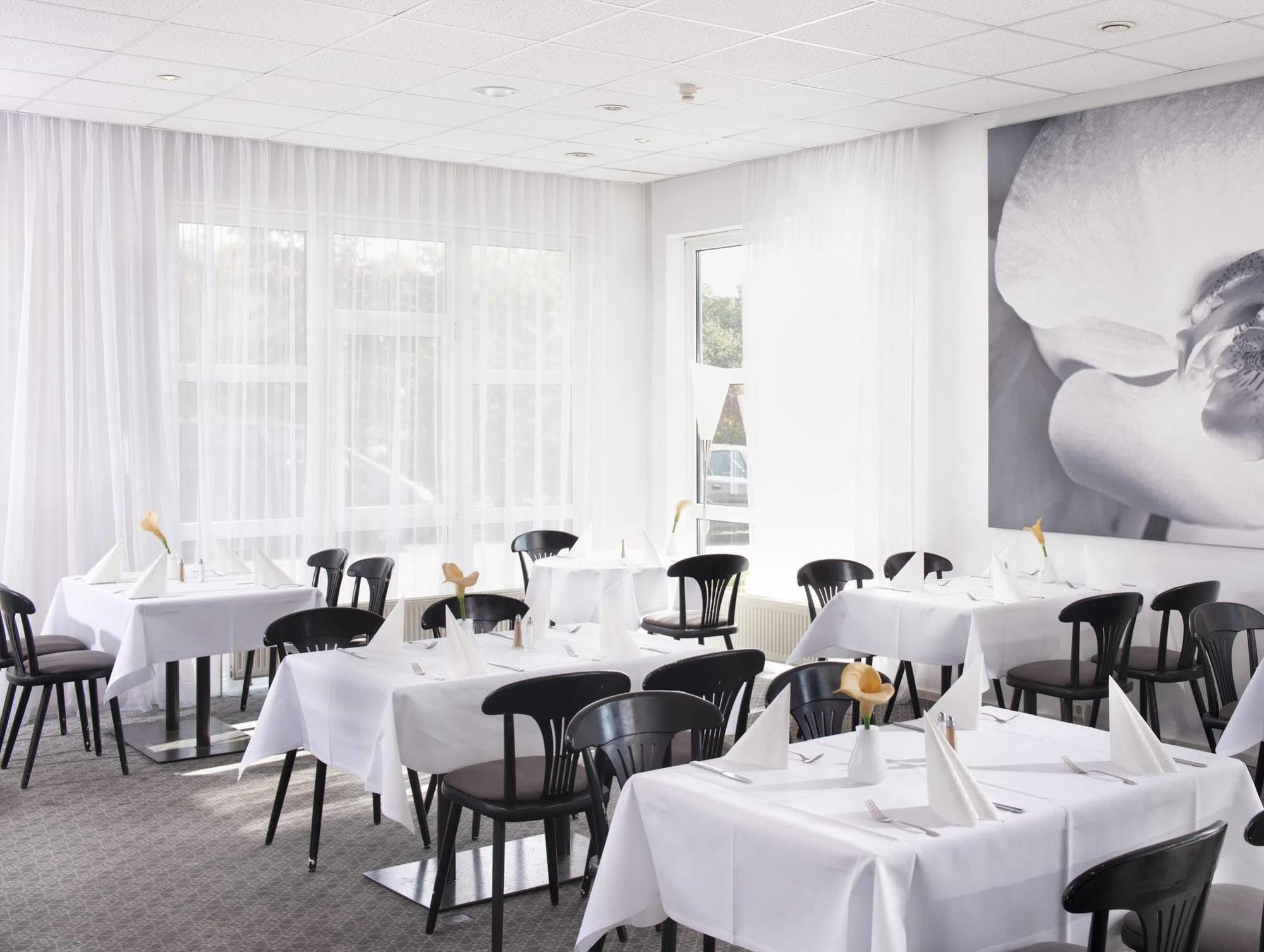 Good Morning + Bad Oldesloe Hotel Bagian luar foto